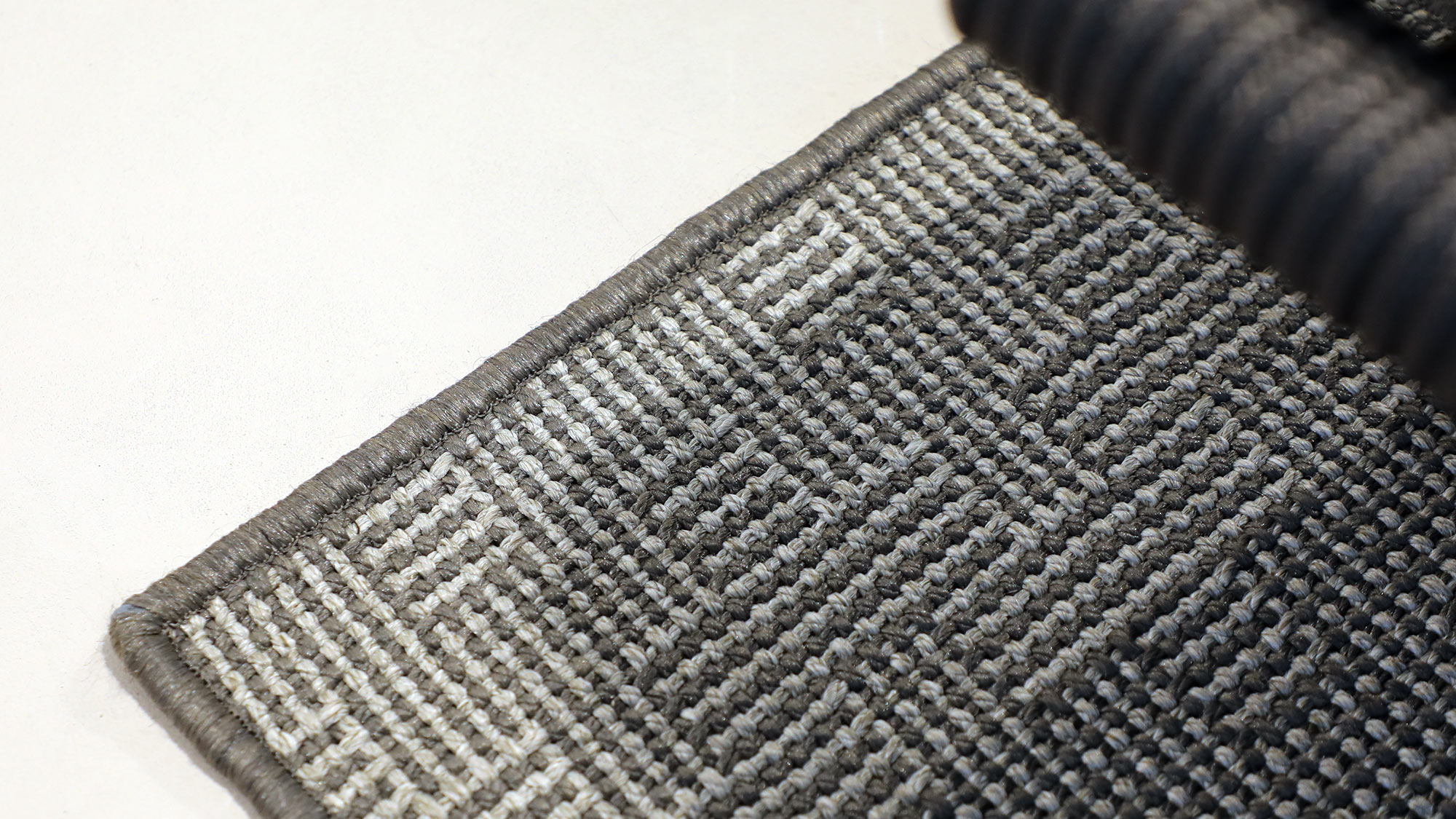 Copertina_Desk_Tappeto_Juno_Grey.jpg