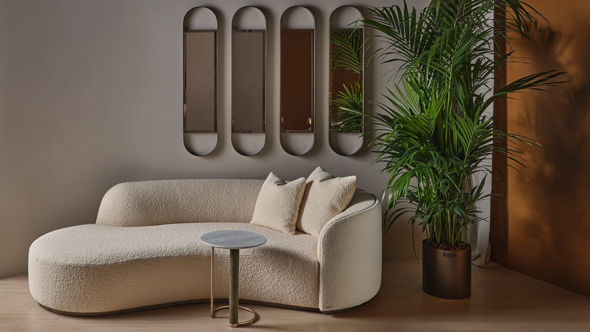 Cop_desk_ChaiseLongue_PIERRE.jpg